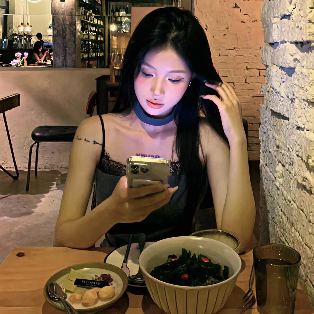 乡村守望的女人